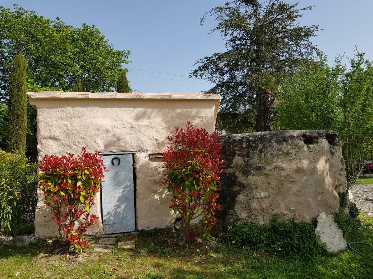 Le Mas De La Calade Bed and Breakfast Aix-en-Provence Exteriör bild